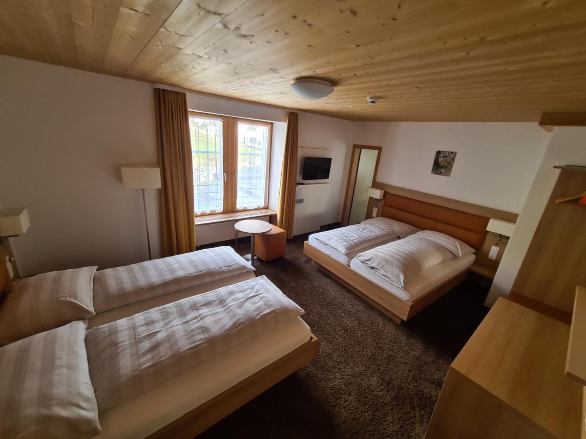 Hotel Staetzerhorn Парпан Экстерьер фото