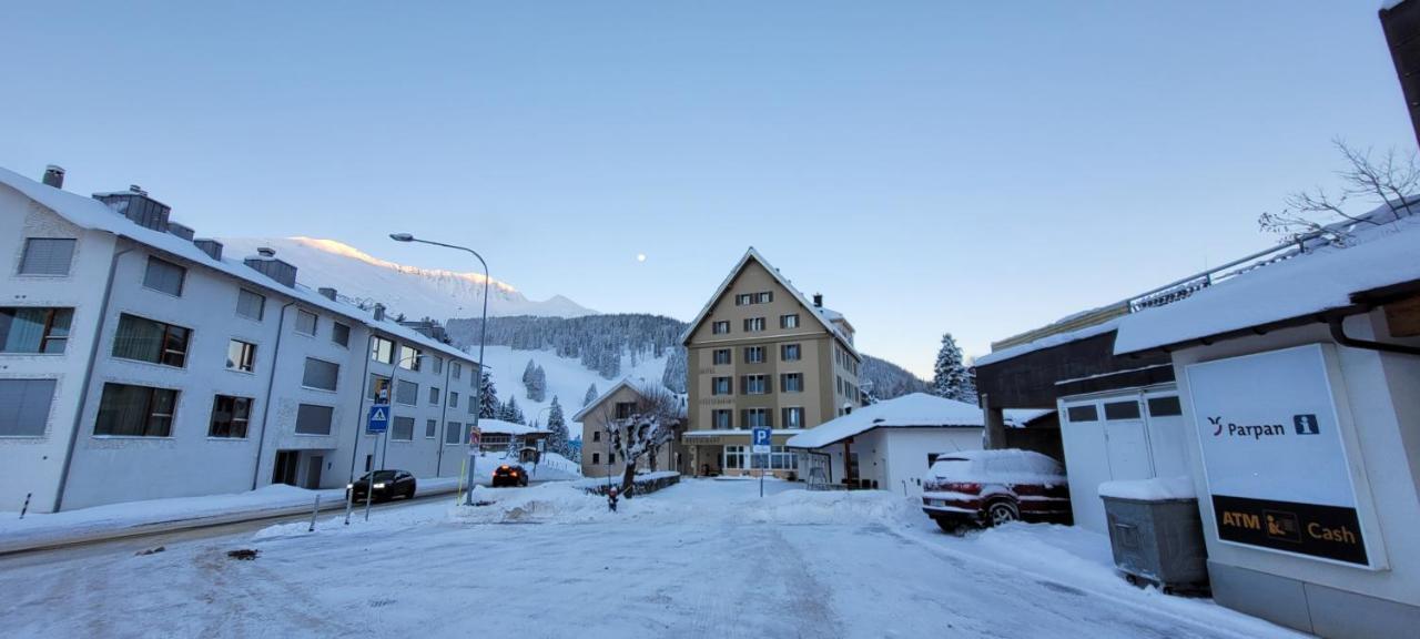 Hotel Staetzerhorn Парпан Экстерьер фото